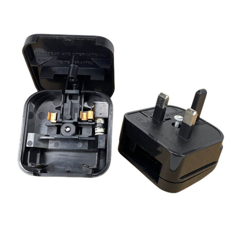 Adaptador de Tomada de Viagem  - Women Accessories In Uk avaliação e preço